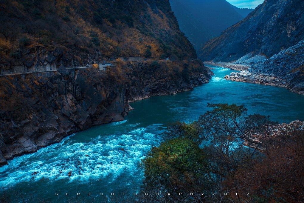 逃离阴森的岛屿